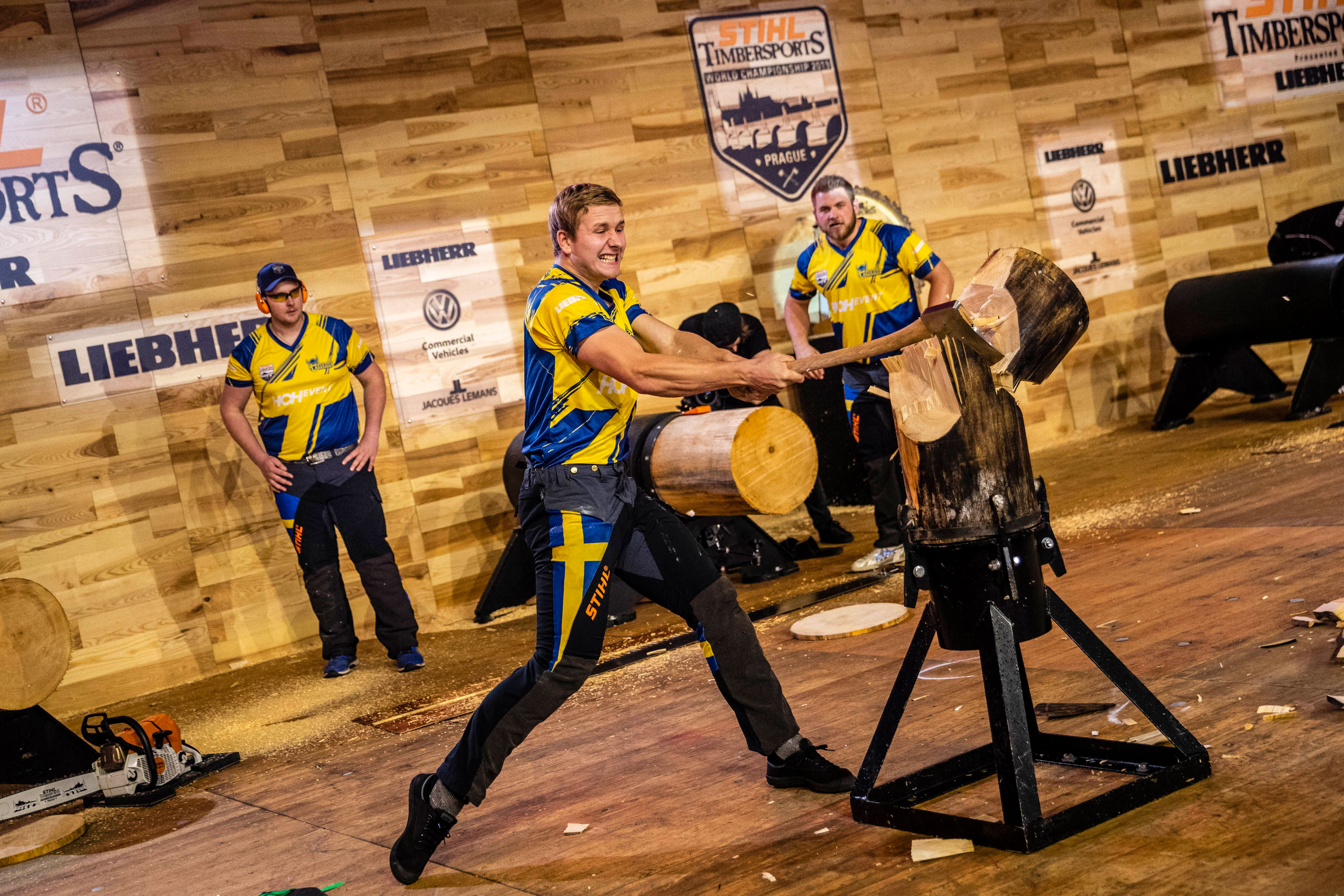STIHL TIMBERSPORTS® Athleten aus Schweden bei der Team-Weltmeisterschaft 2019 in Prag.