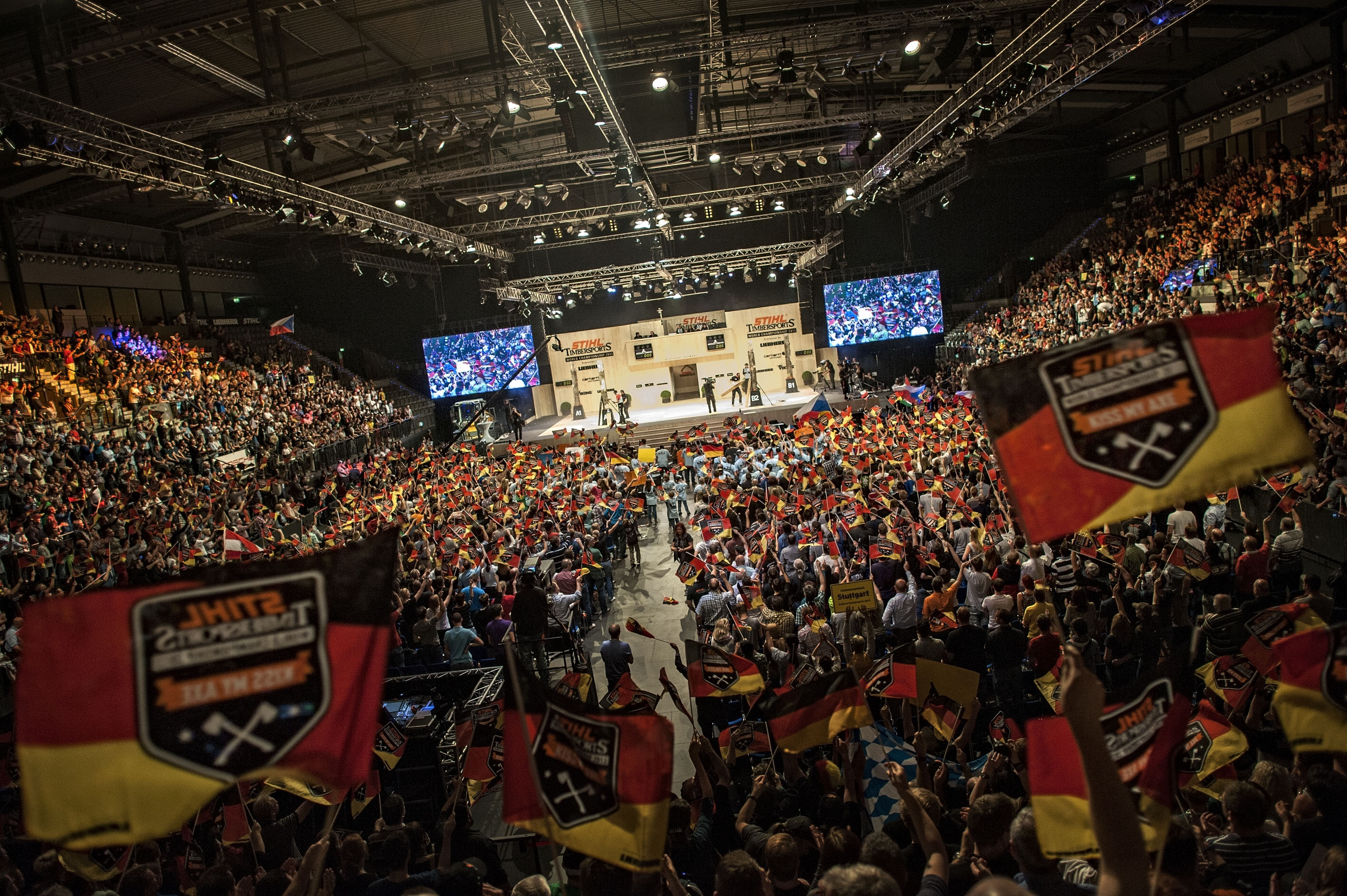 Electrifying atmosphere at the 2016 World Championship in Stuttgart's Porsche Arena.