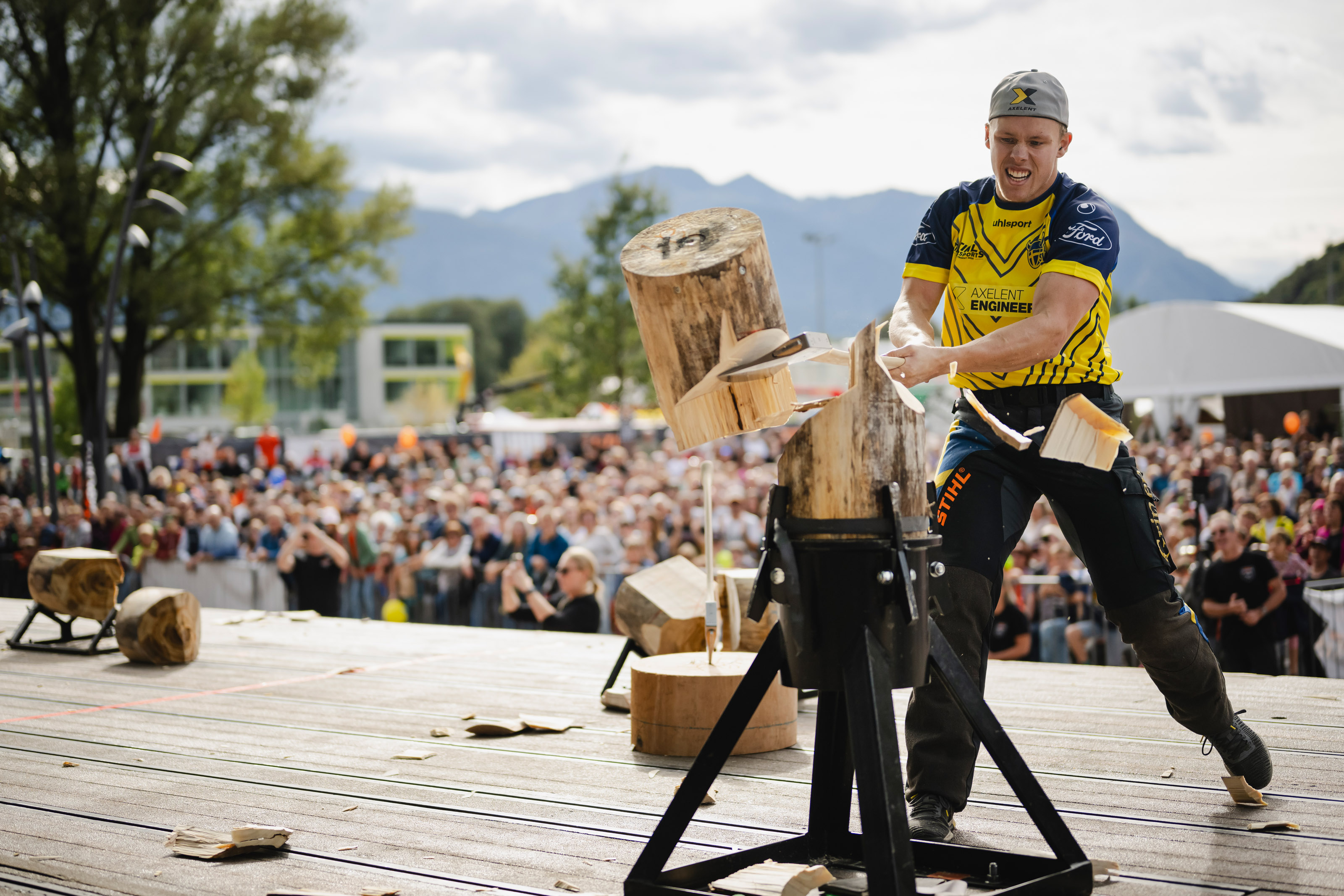 Swedish champion Ferry Svan on the standing block chop.