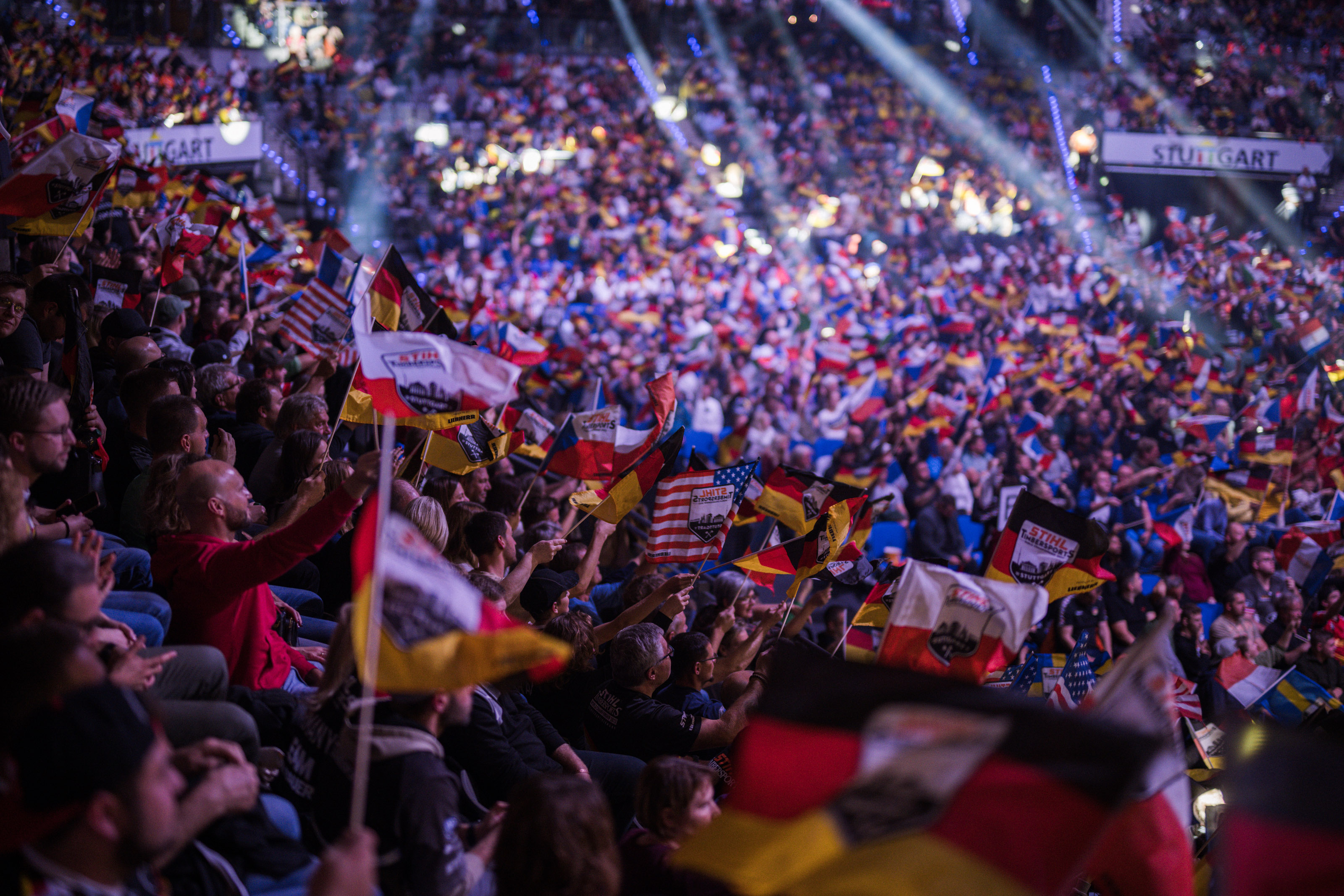 Sold-out arena at the 2023 World Championship in Stuttgart. STIHL TIMBERSPORTS® is looking forward to the competition season with the fans again this year.